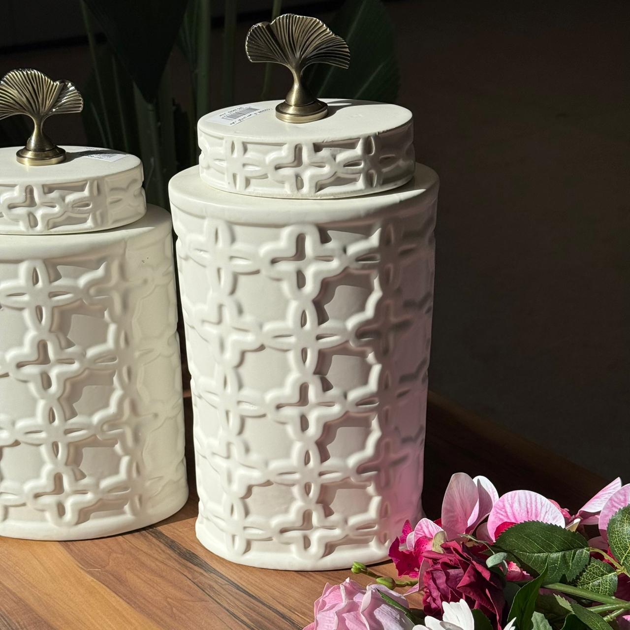 Luxury Ceramic Jars With Leaf-Topped Lids
