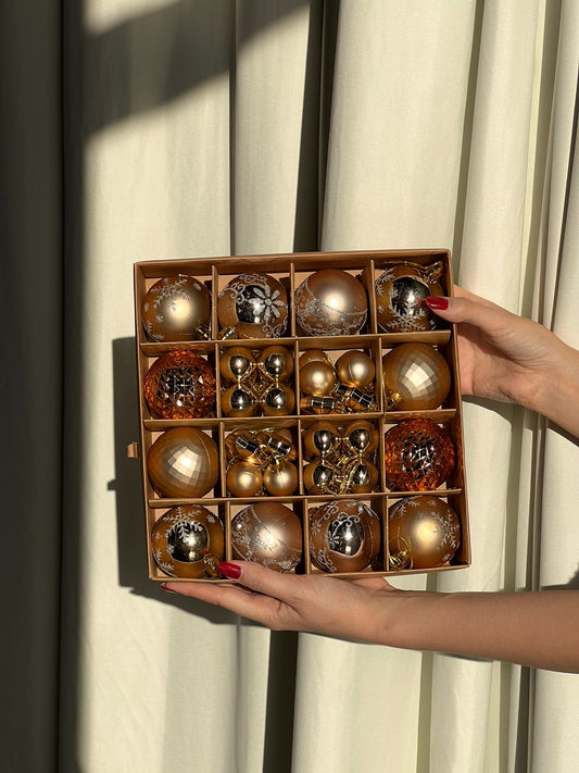 C4 - Christmas Tree Gold Decoration Balls