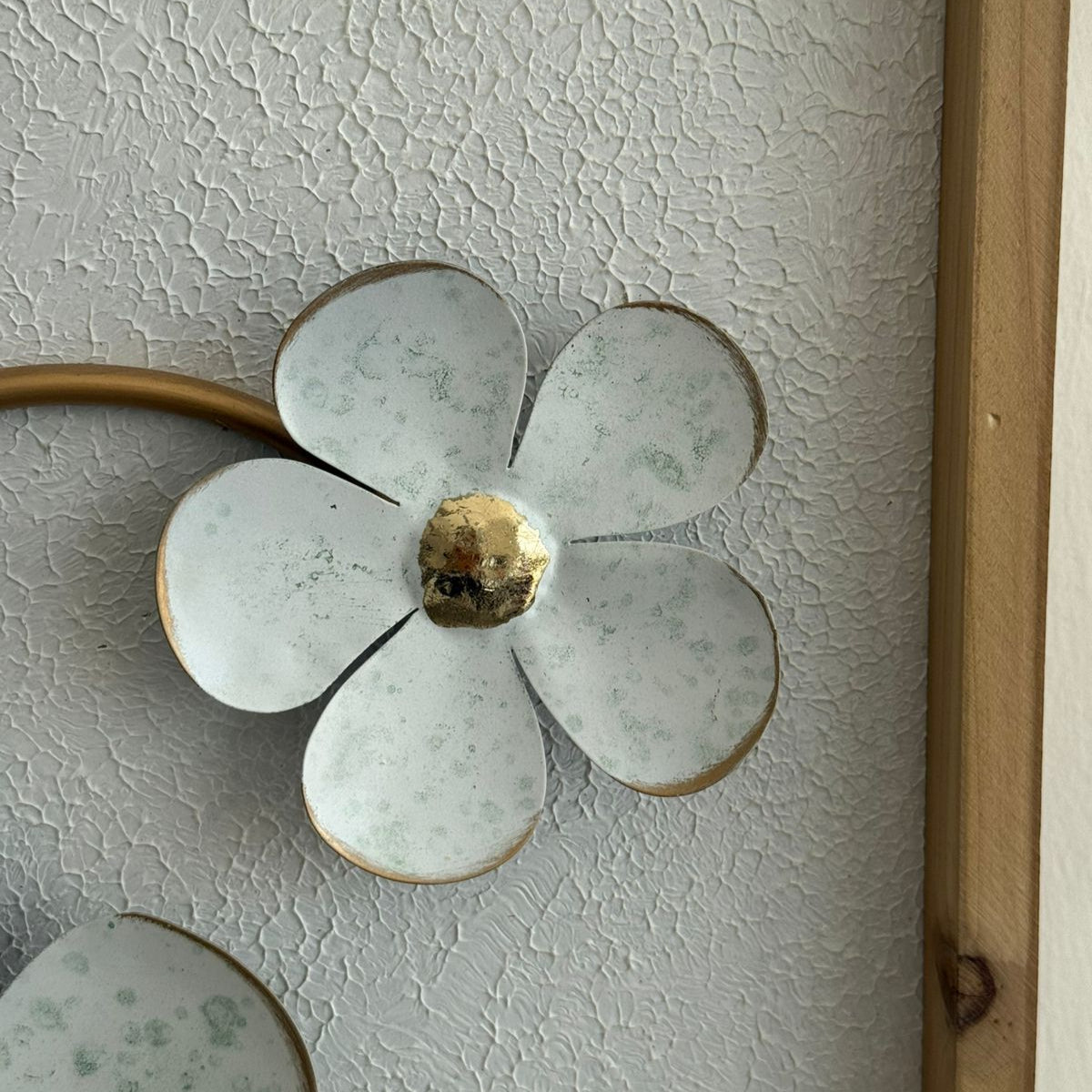 Metal White Flower & Wooden Frame Wall Decoration