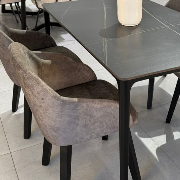 Black Marble Table & Louis ZAN Chairs Indoor Set