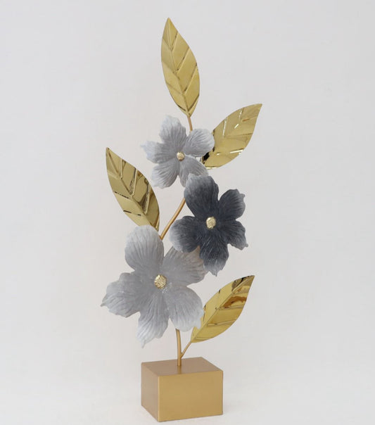 دیکۆری سەر مێزی گوڵی کانزایی