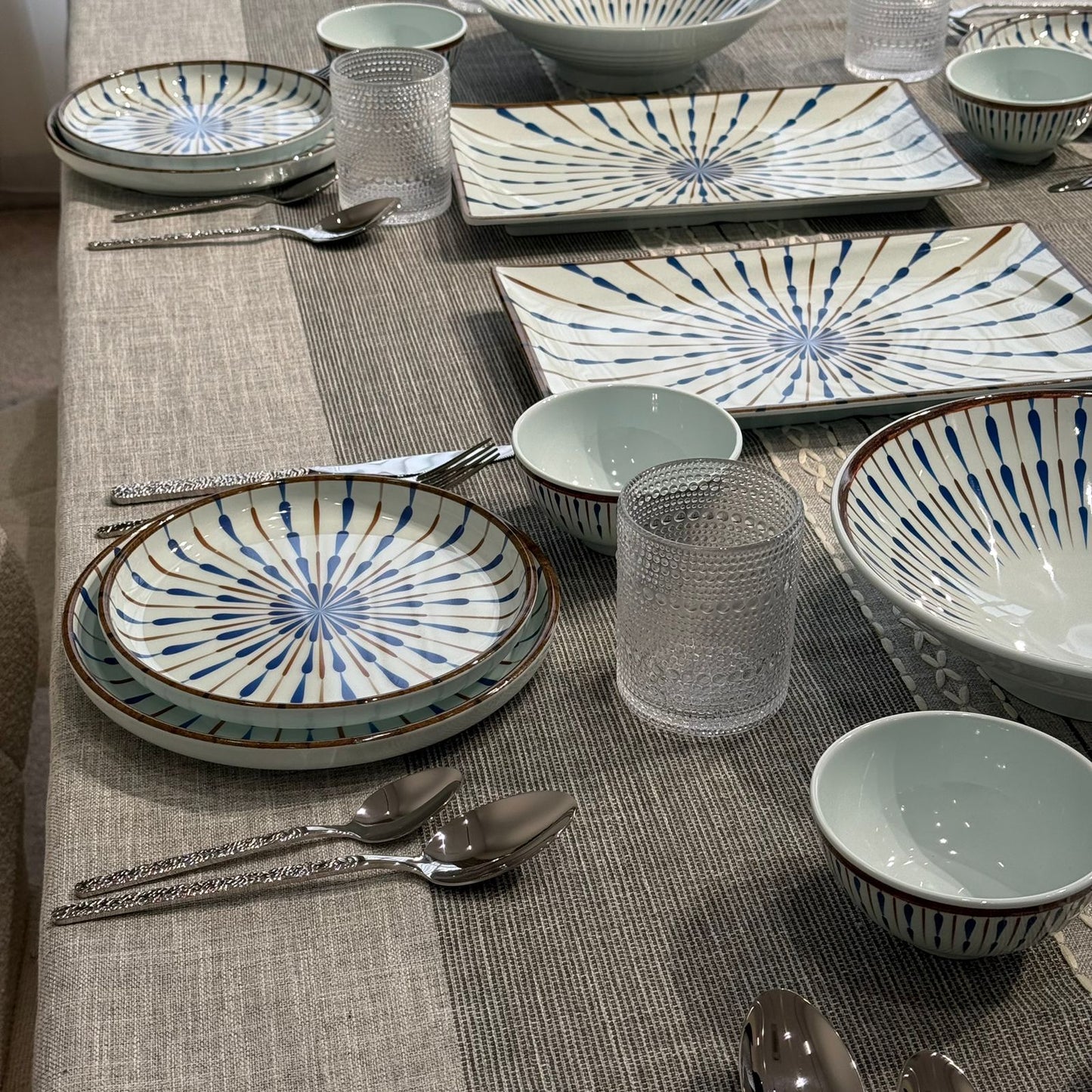 Modern Blue Pattern Dinnerware Set