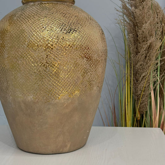 Elegant Vintage Style Decorative Vase