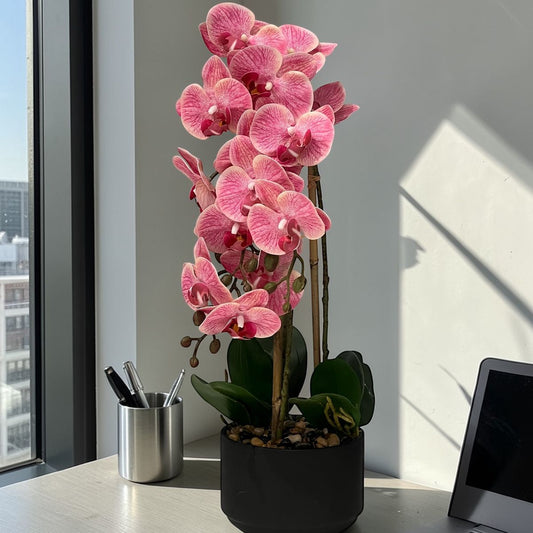 زهرة أوركيد صناعية فاخرة مع مزهرية مزخرفة