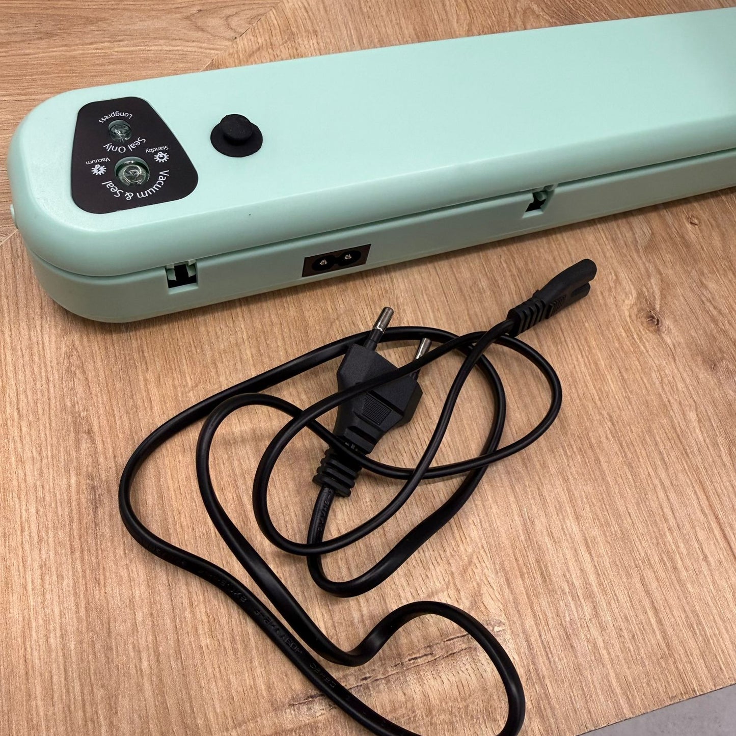 Portable Vacuum Sealer Machine – Compact Food Sealing & Preservation Device
