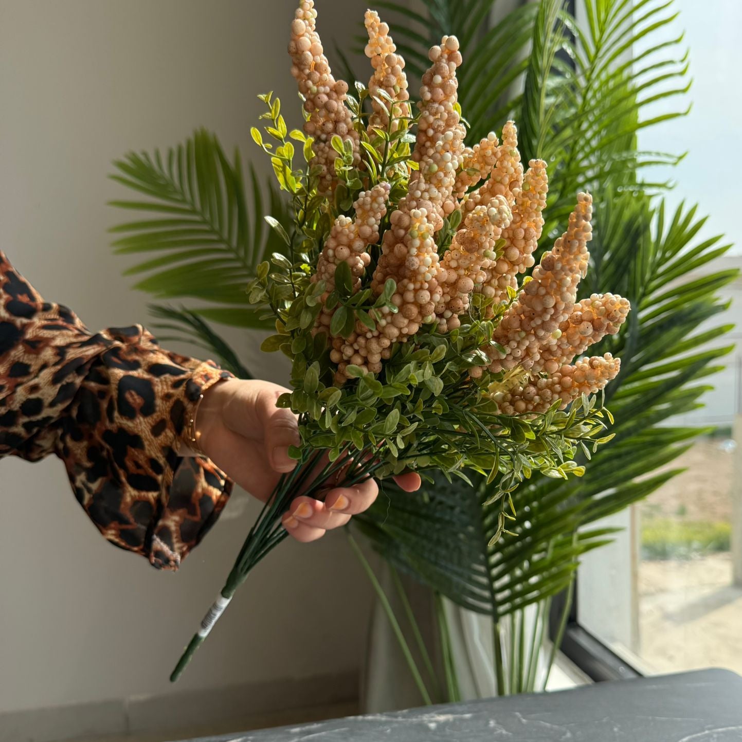 Artificial Vanilla Berry Bunch – Real-Touch Decorative Flowers
