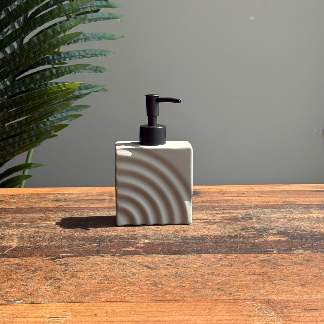 Modern Luxury Soap Dispenser with Pump