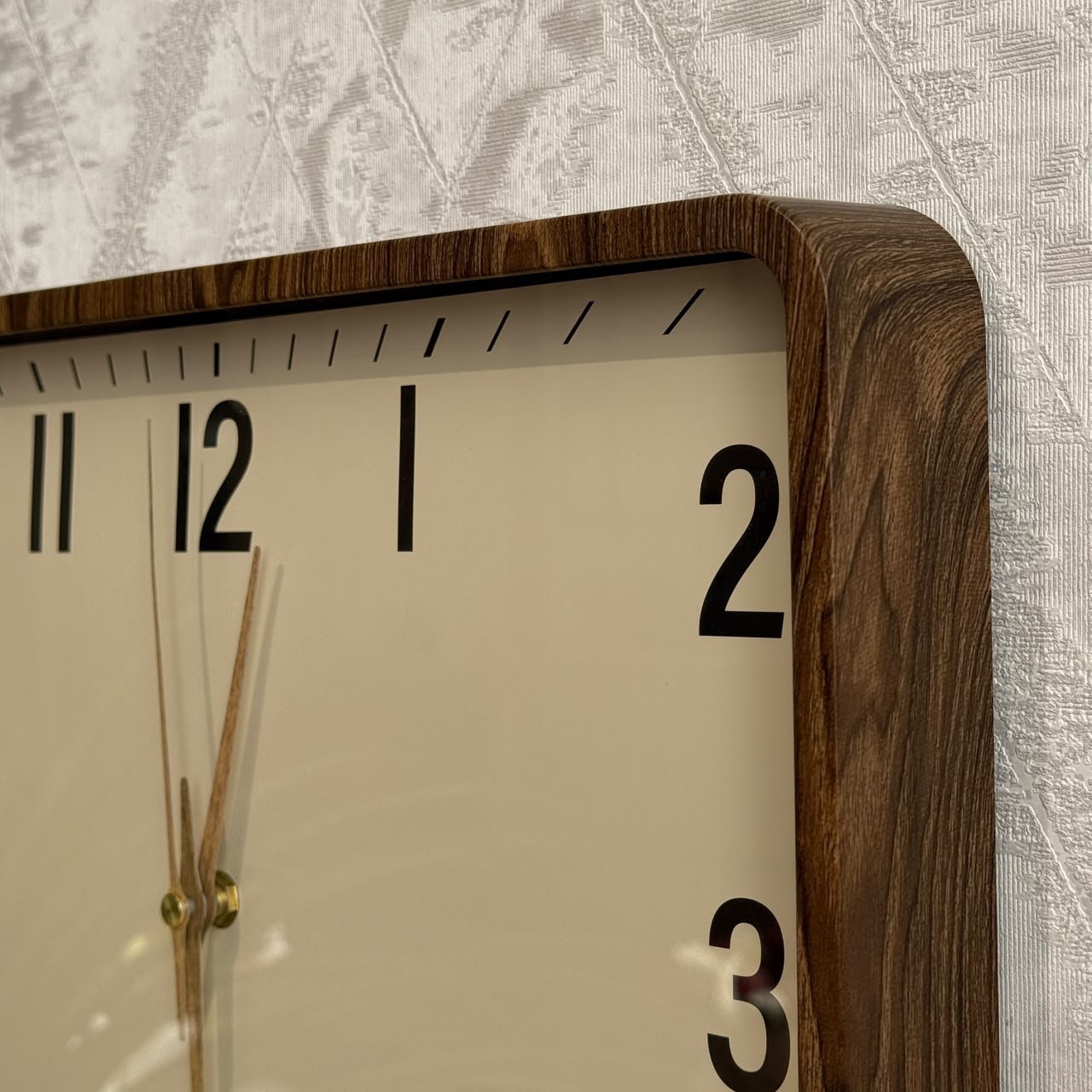 Elegant Decorative Wall Clock