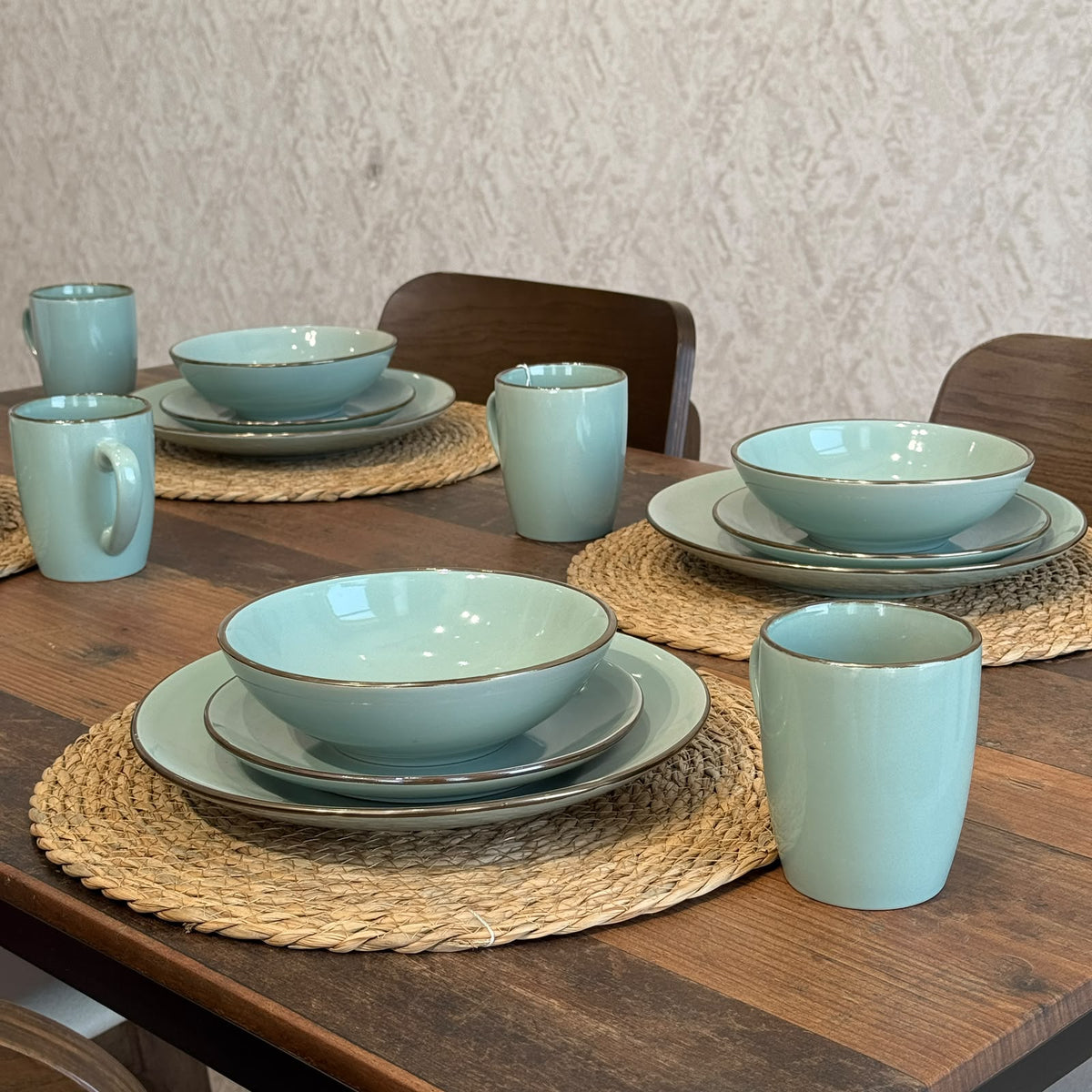 Vintage Ceramic Dinnerware Set - 16 PCS