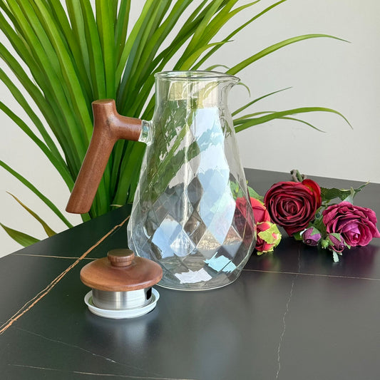 Elegant Diamond-Pattern Glass Pitcher with Wooden Handle & Lid