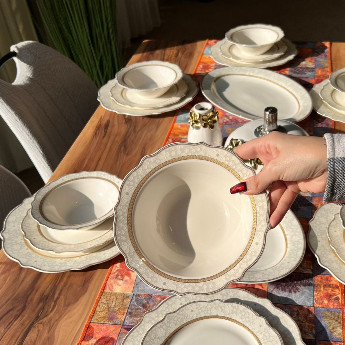 20PCS Porcelain Wavy Gold Dining Tableware Set