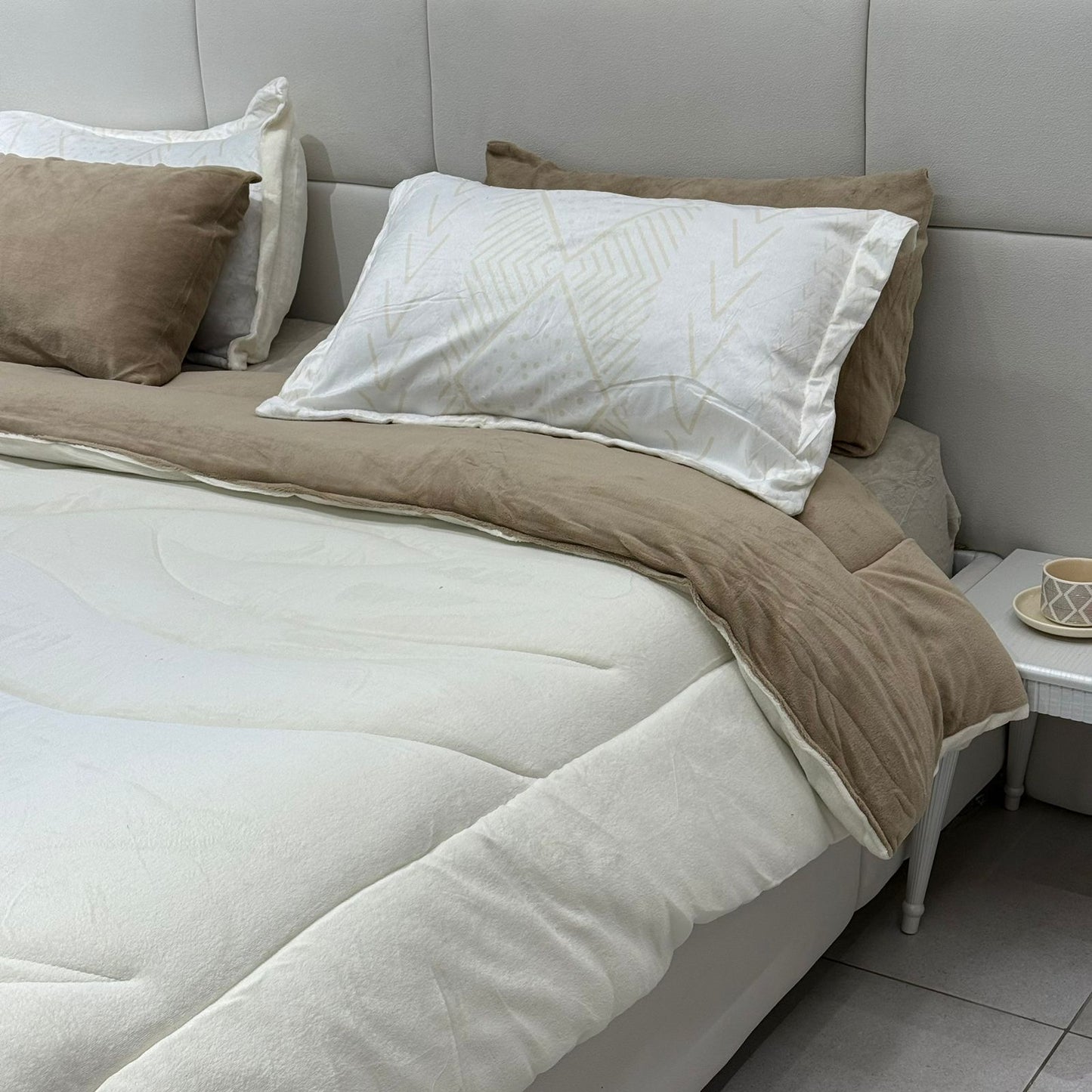 سێتی جێگەی نوستن دوو تۆنی نایاب – ٦ پارچە