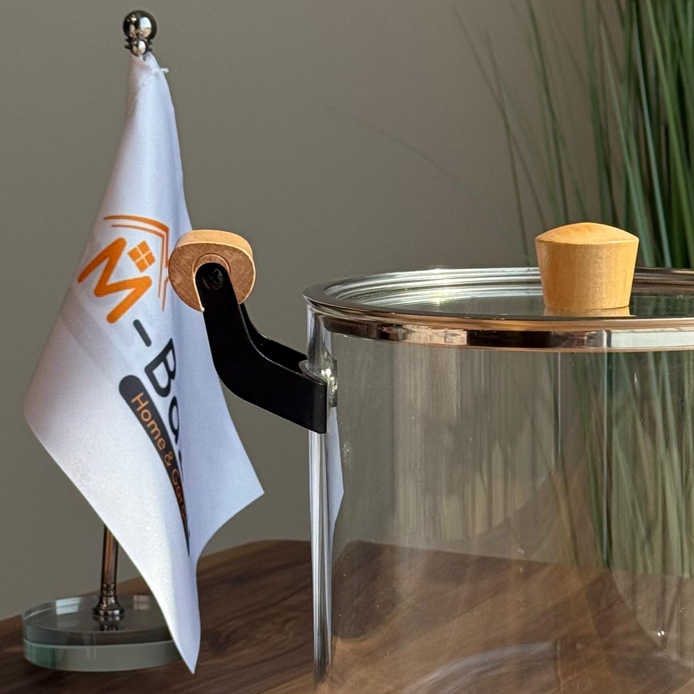 Modern Glass Cooking Pot with Wooden Handles and Lid