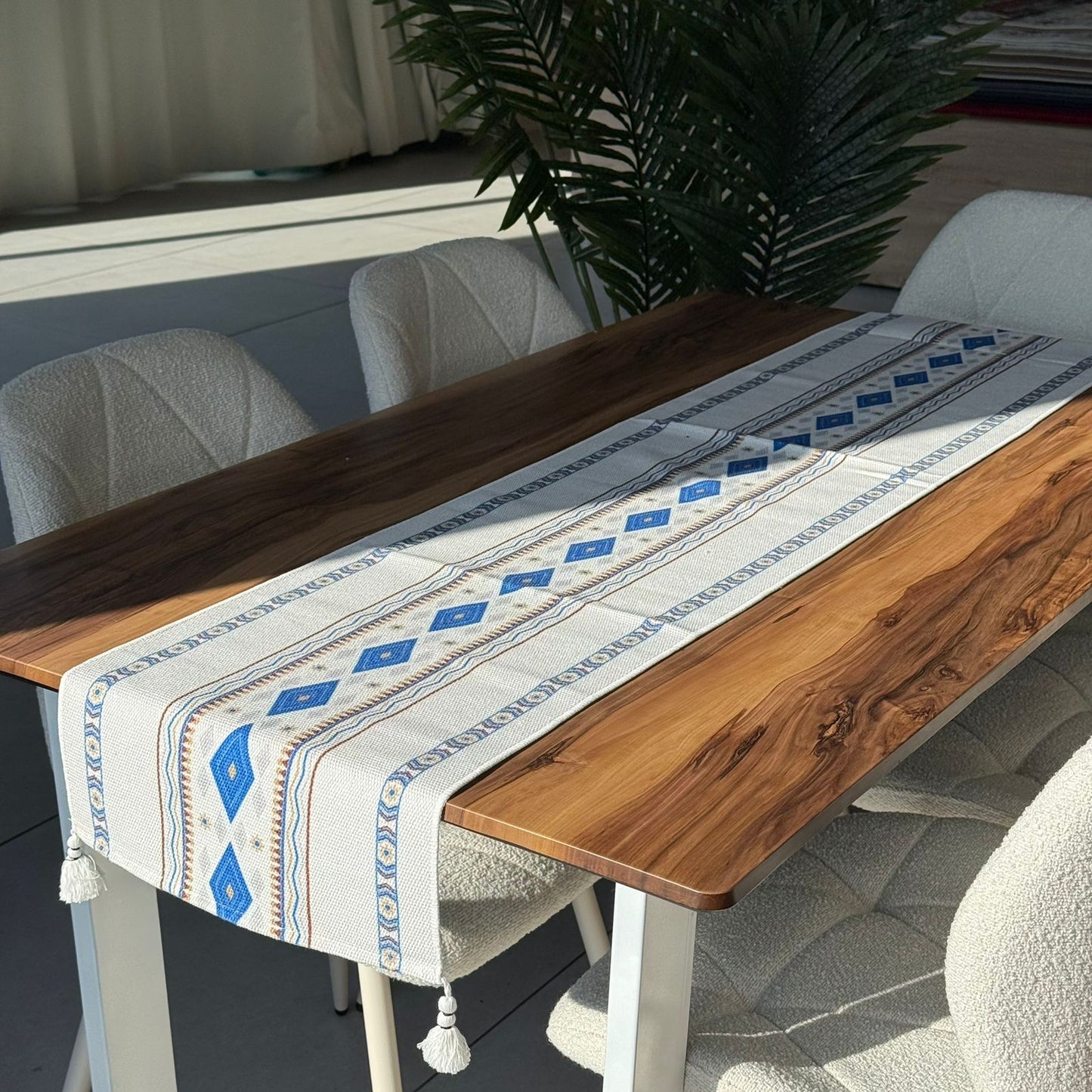 ٣٥ × ١٨٠سم ڕایەخی سەر مێزی دیکۆراتی شاهانە