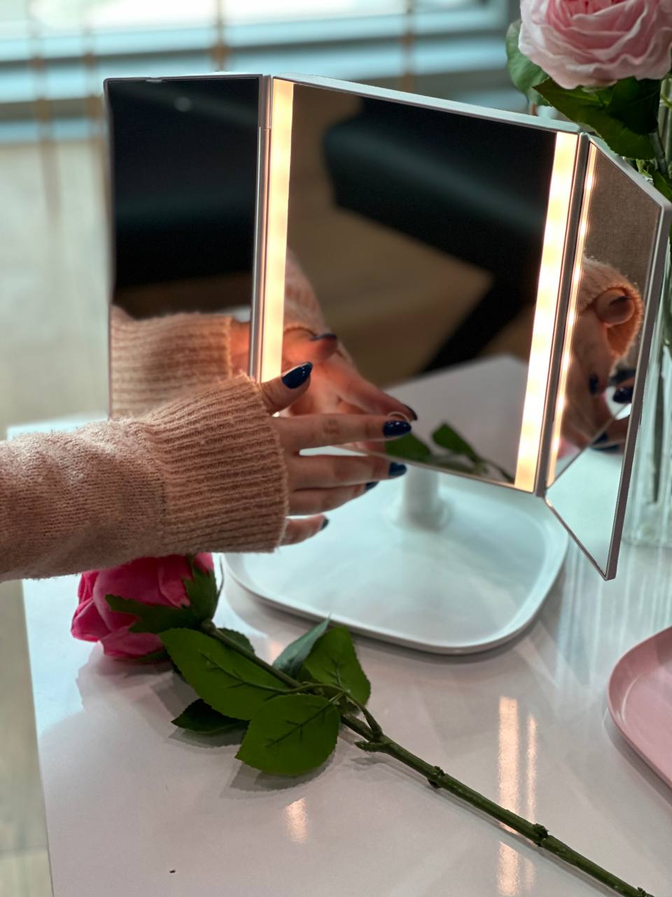 ئاوێنەى ماکیاژى LED ی وەستاو