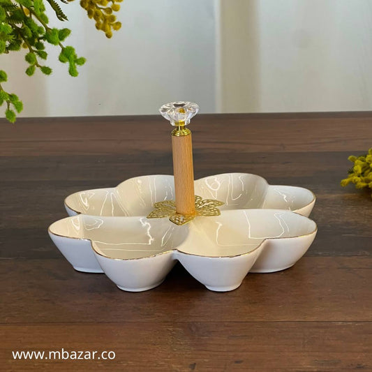 طبق تقديم مقسم للوجبات الخفيفة