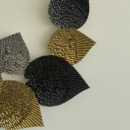 Metal Round Wall Decoration With Leaves