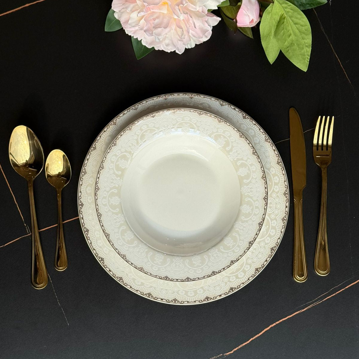 Elegant Gold Flatware Cutlery Collection