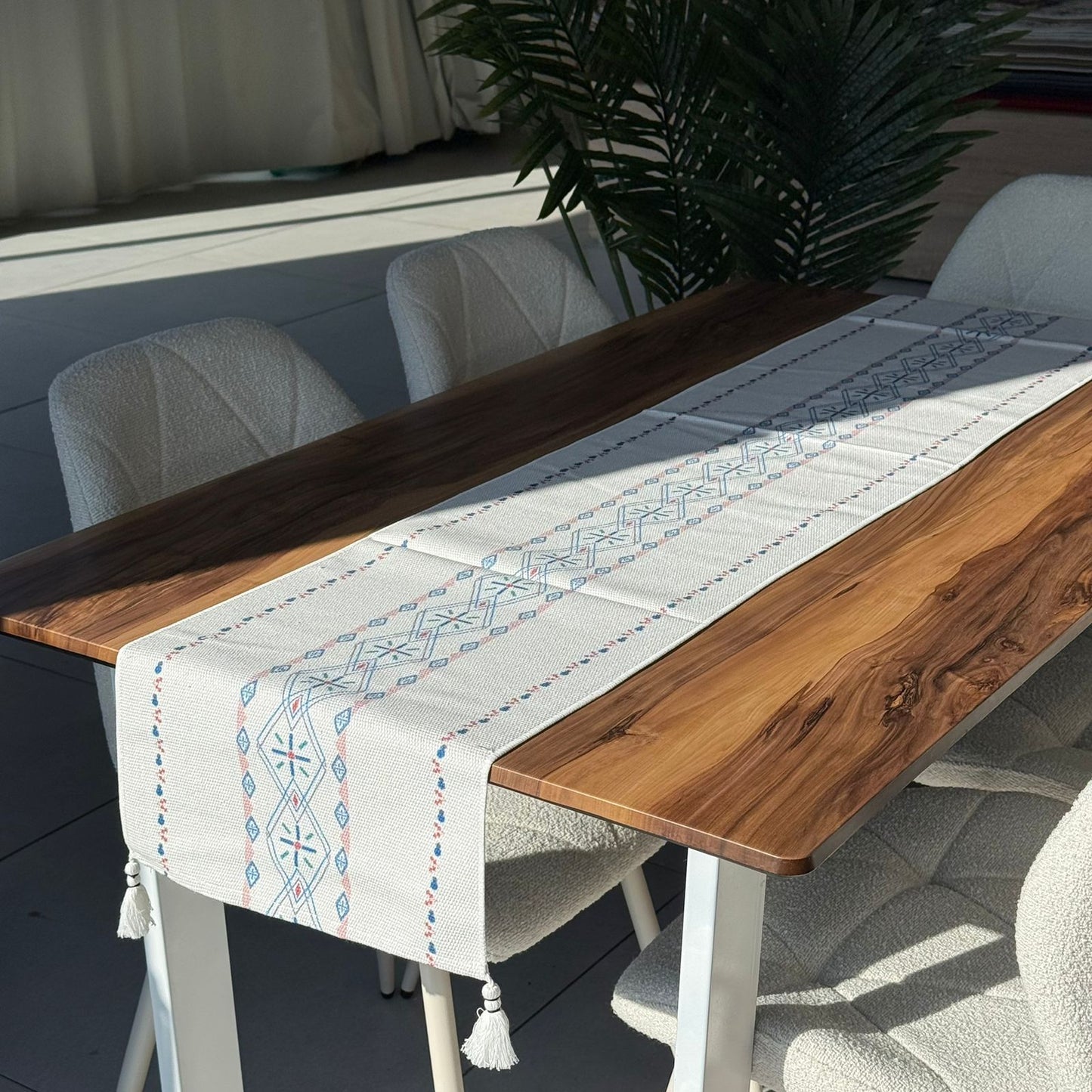 ٣٥ × ١٨٠سم ڕایەخی سەر مێزی دیکۆراتی شاهانە