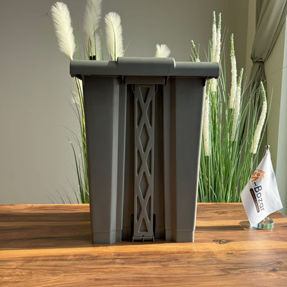 سلة مهملات كلاسيكية بدواسة - مجموعة متعددة الأحجام