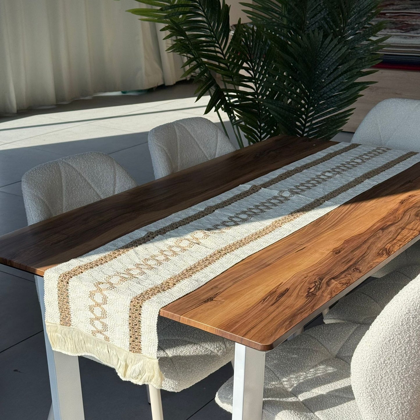 ٣٠ × ١٨٠سم ڕایەخی سەر مێزی دیکۆراتی شاهانە