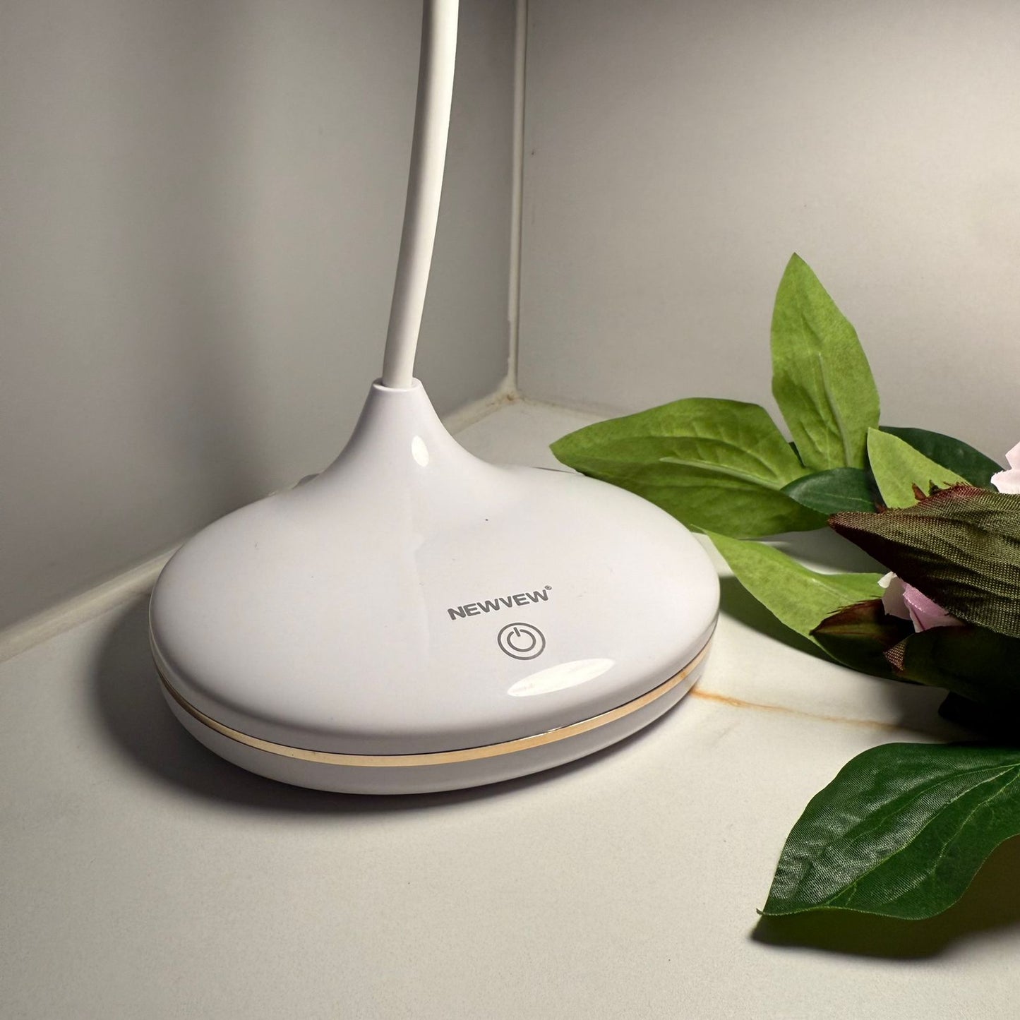 Desk Lamp – Flexible Gooseneck With 3 Color Light Modes