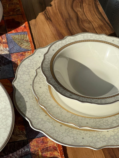 20PCS Porcelain Wavy Gold Dining Tableware Set