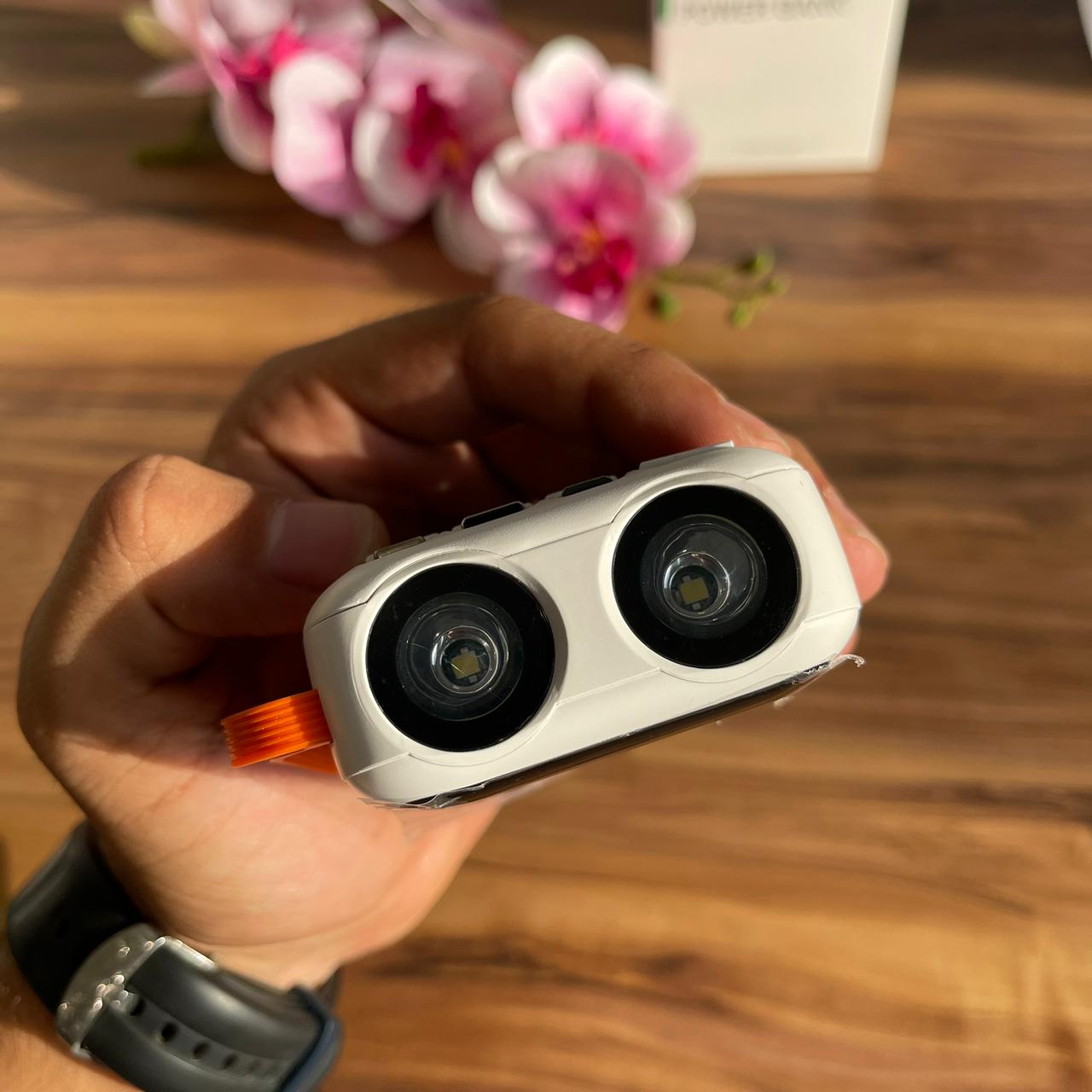 باور بانك 4 في 1 بسعة 10000 مللي أمبير | كابلات مدمجة، شاشة LED، ومصباح يدوي