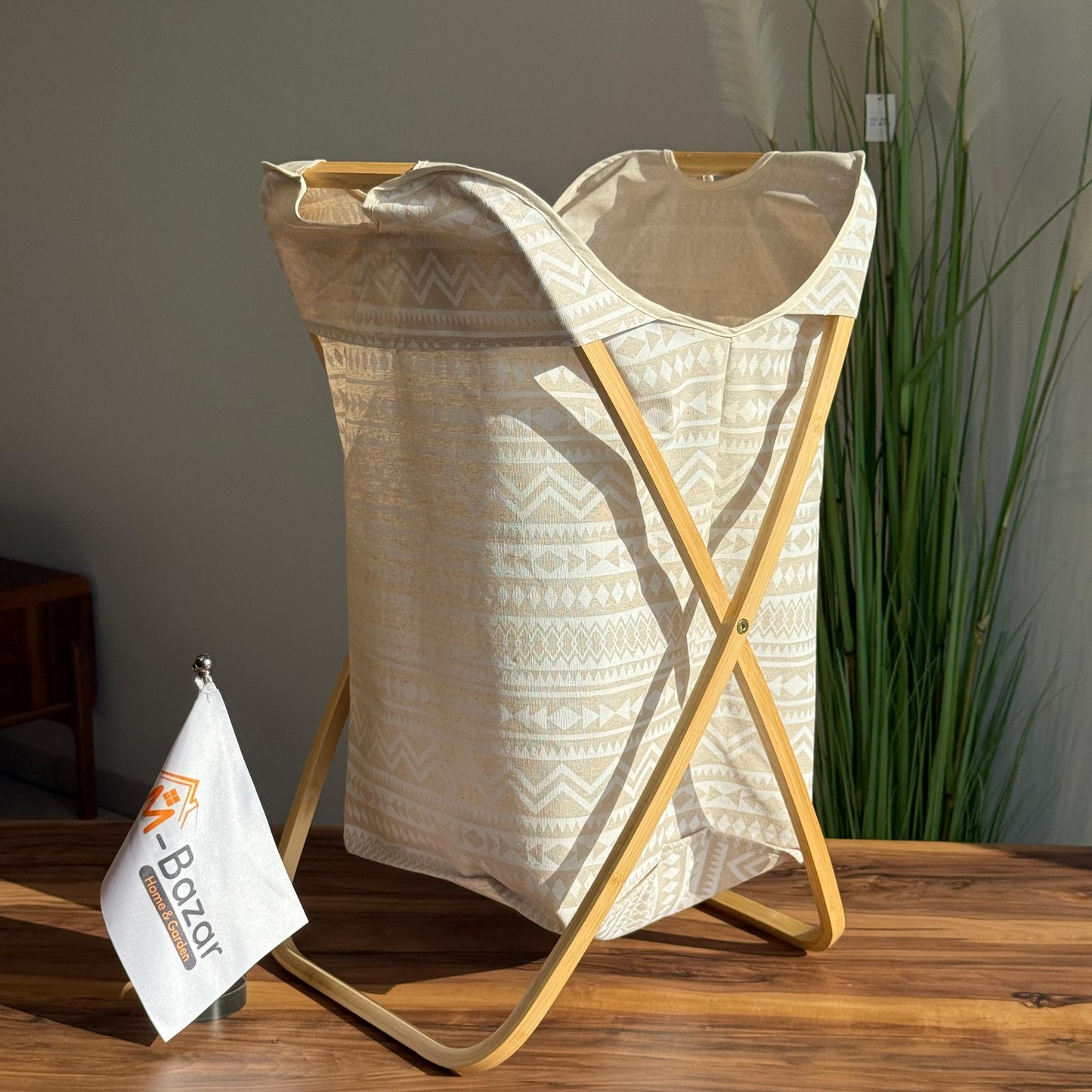 سلة تخزين قماشية بلمسات من الخيزران