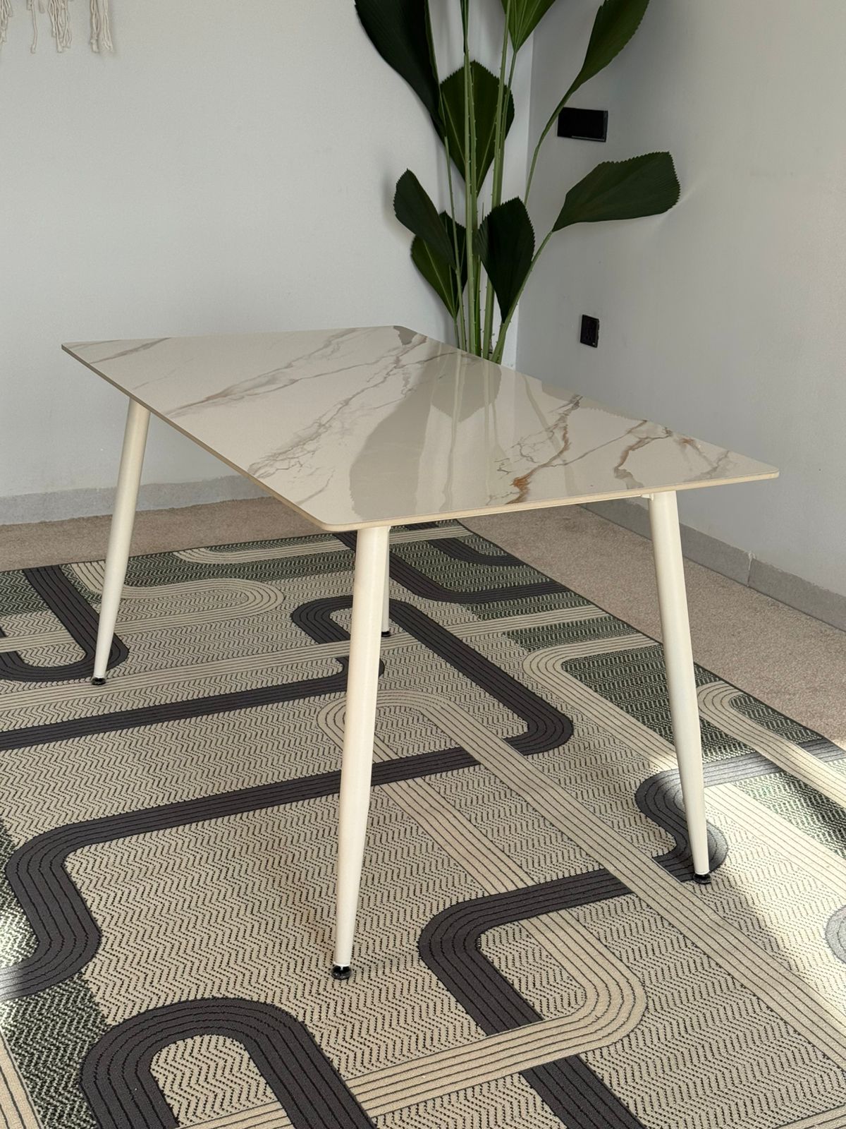 Dany Modern Dining Table