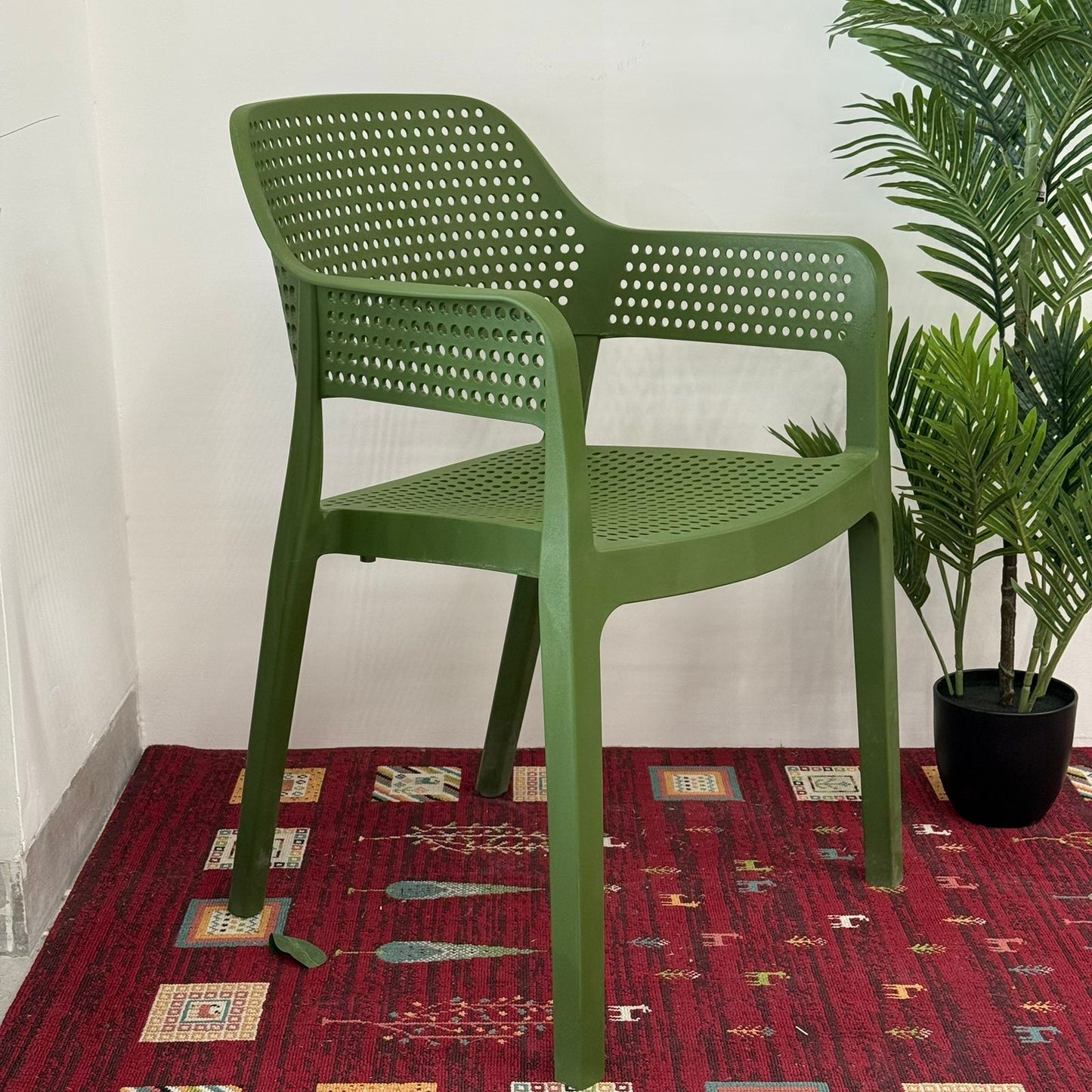 Vista Luxe Plastic Outdoor Chair