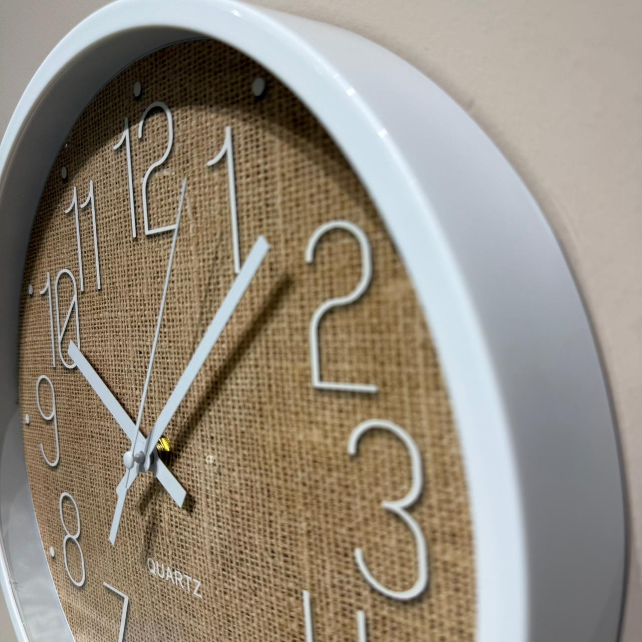 کاتژمێری دیواری دیکۆراتی ناو ‌حەسیری