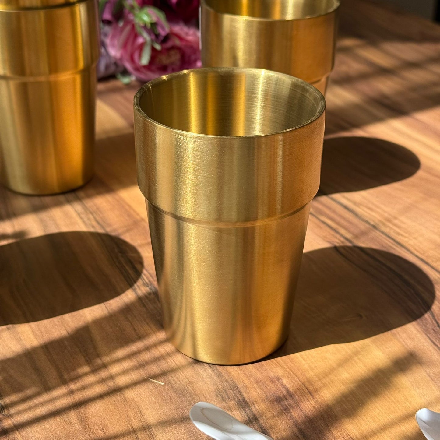  پەرداخى زەردی ڕەسەن و شيك  