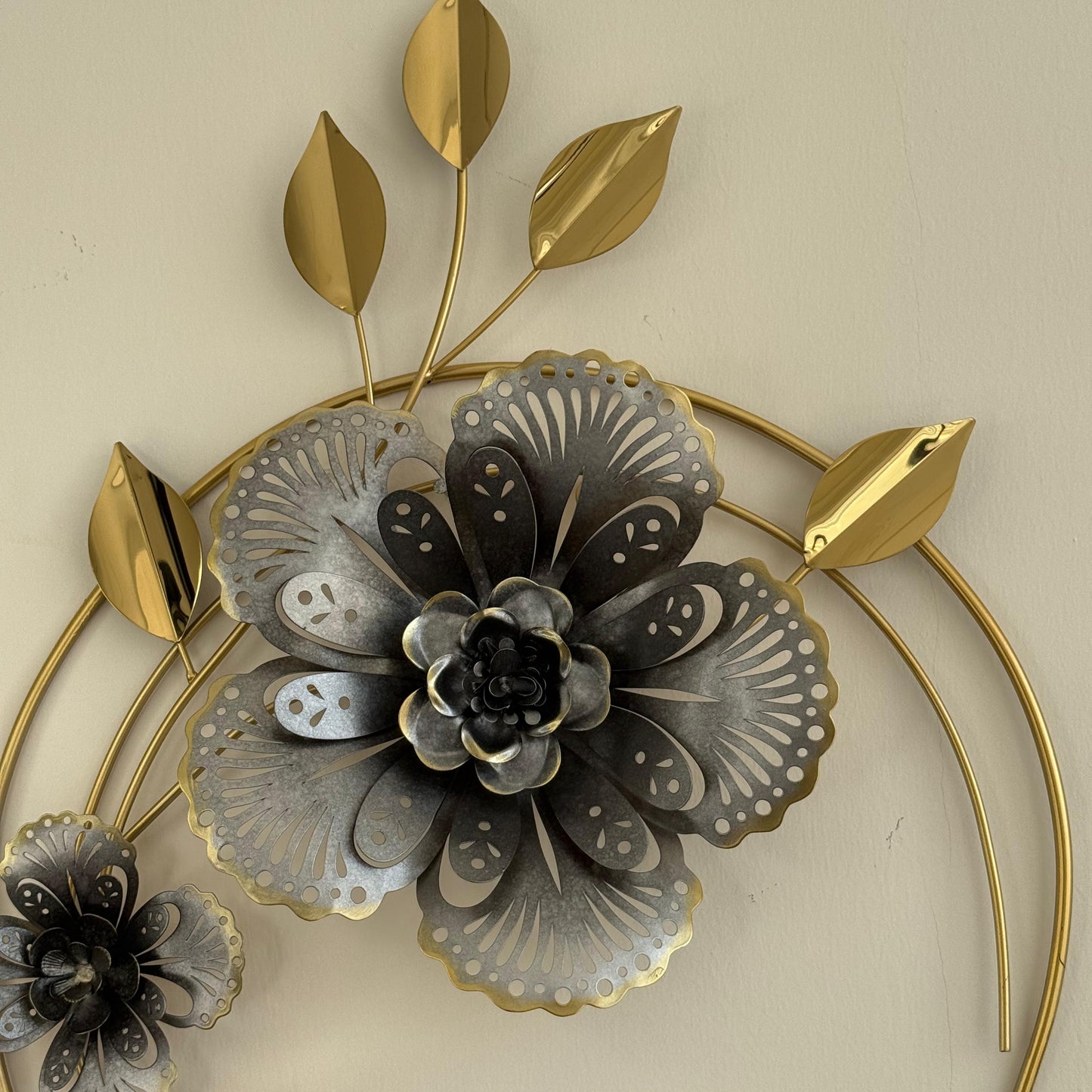 Floral Metal Round Wall Decoration