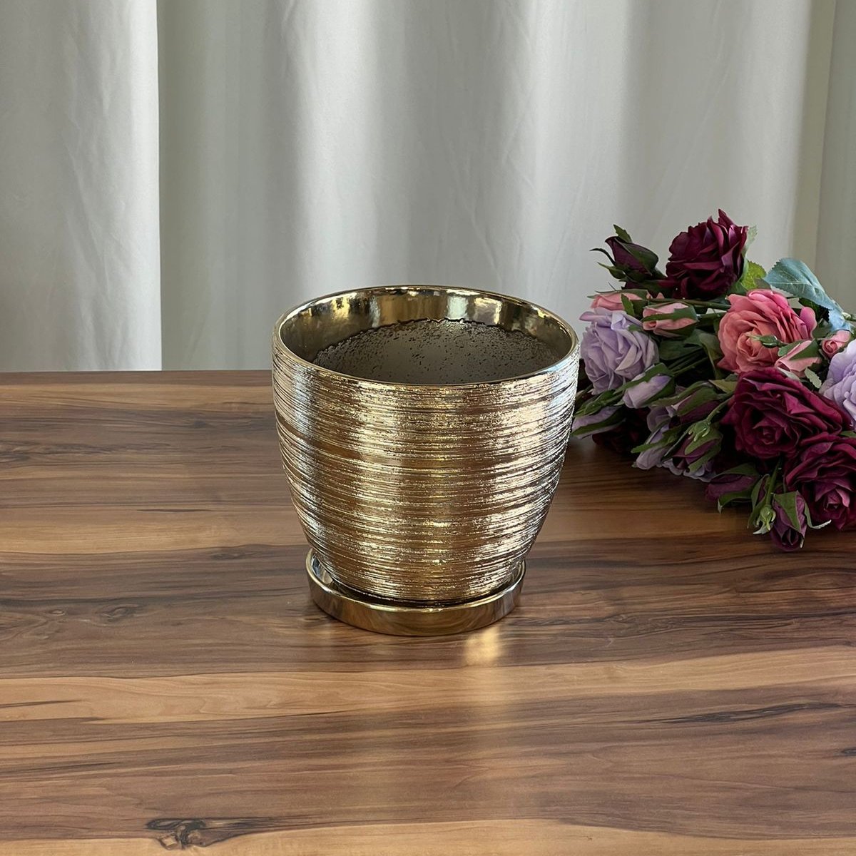 Vintage Gold Indoor/Outdoor Ceramic Planter