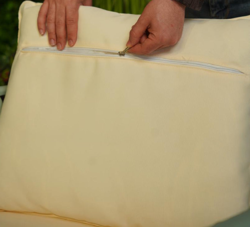 طقم كراسي خارجي بتصميم مودرين