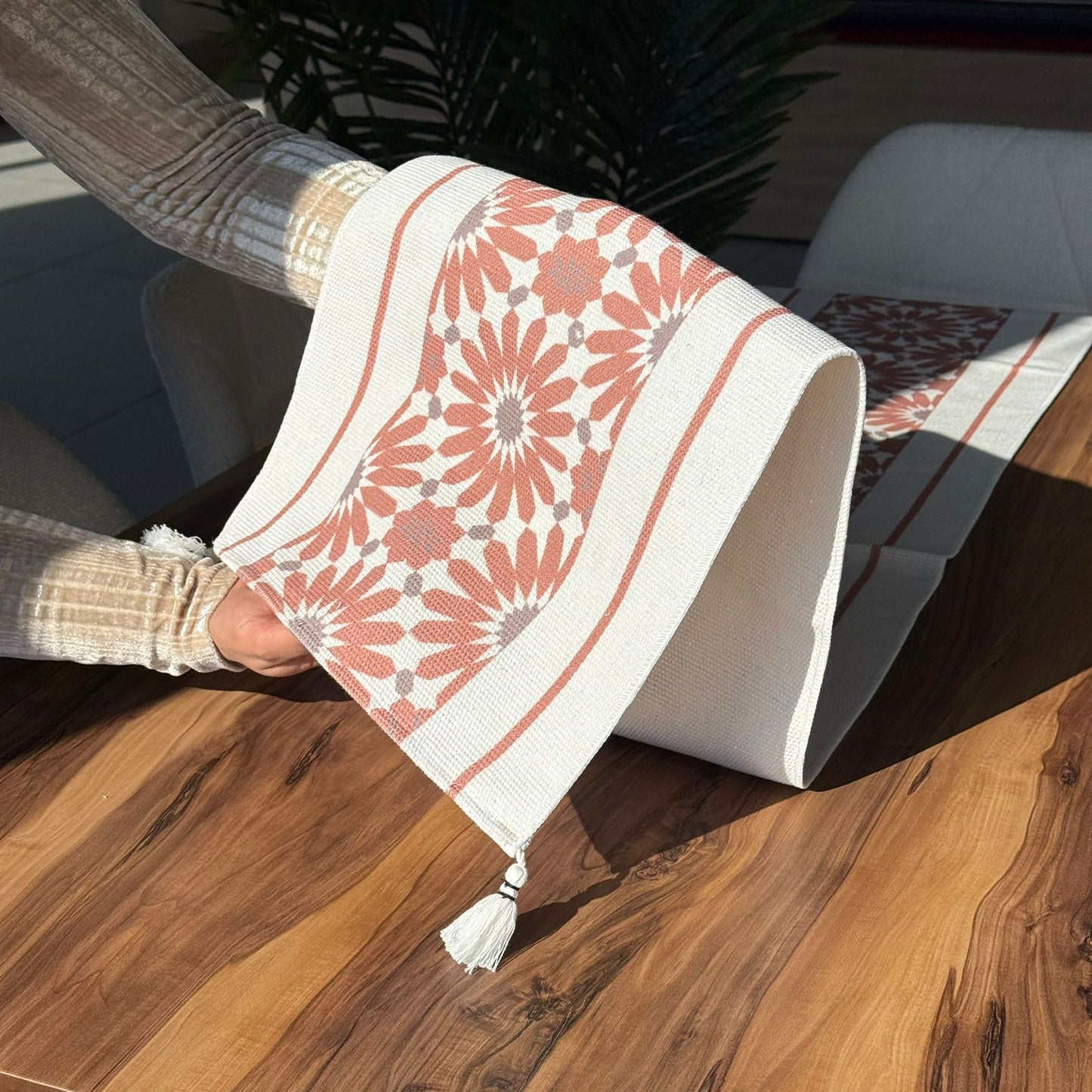 ٣٥ × ١٨٠سم ڕایەخی سەر مێزی دیکۆراتی شاهانە