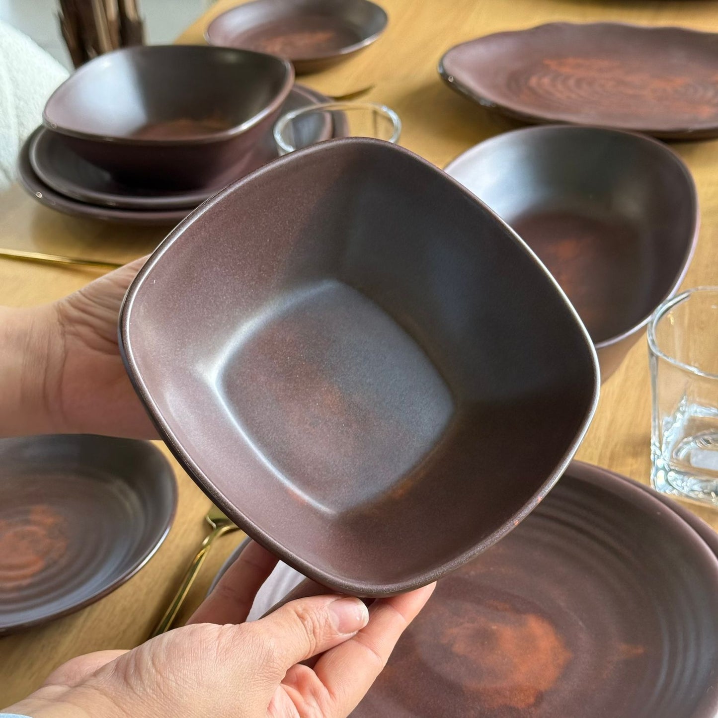 Modern Elegant Melamine Dinnerware Plate Set