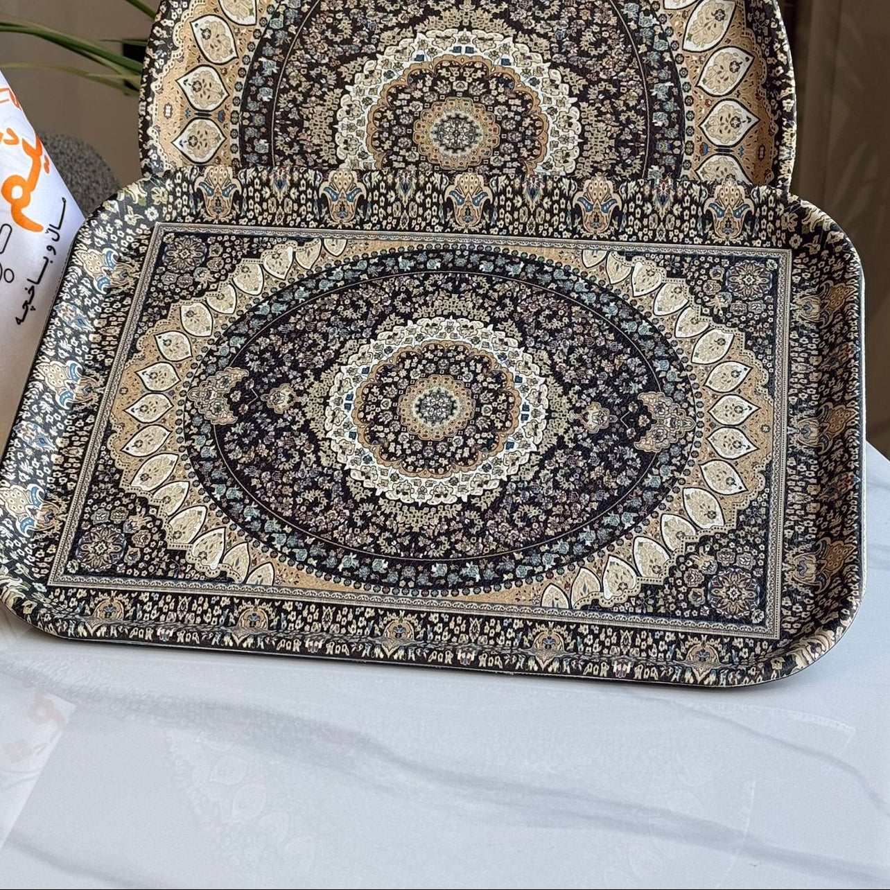 صينية تقديم بنمط ملكي