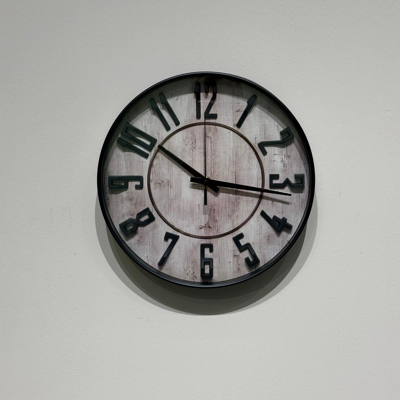 ساعات الحائط الزخرفية خمر