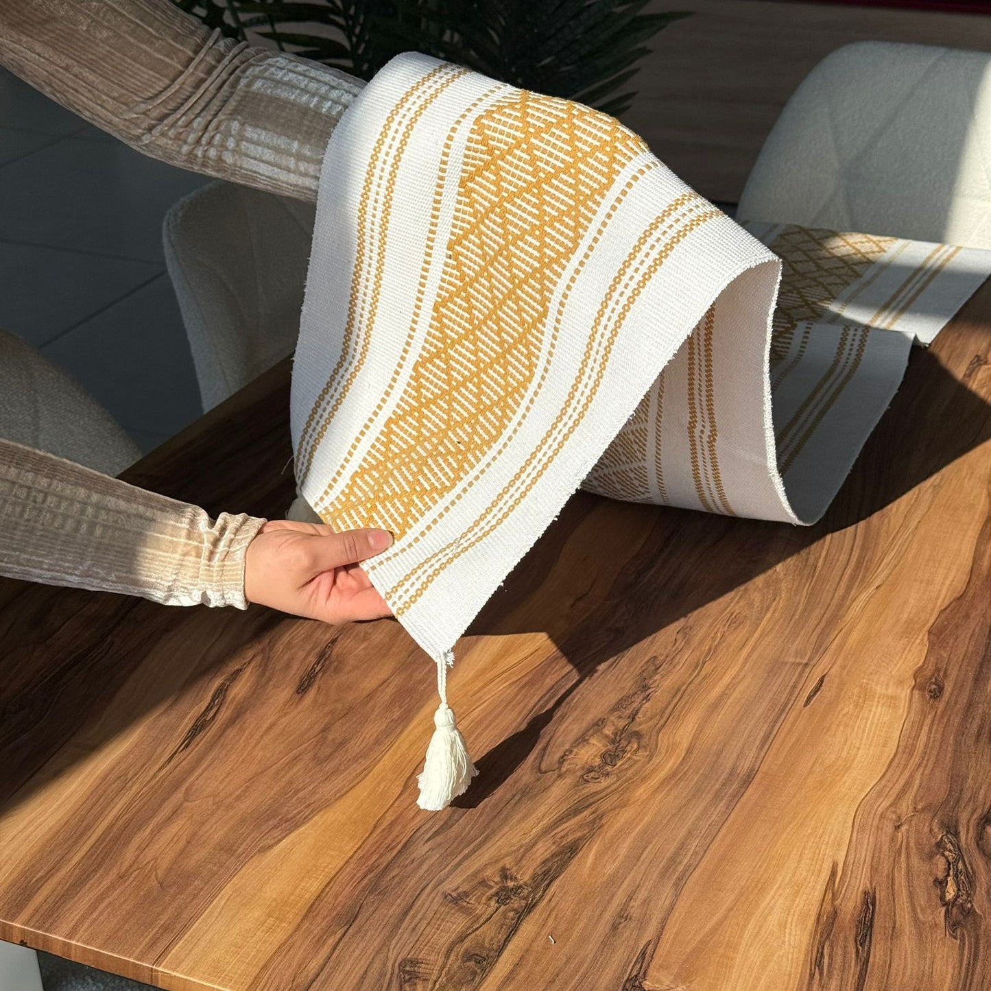 ٣٥ × ٢٢٨سم ڕایەخی سەر مێزی دیکۆراتی شاهانە