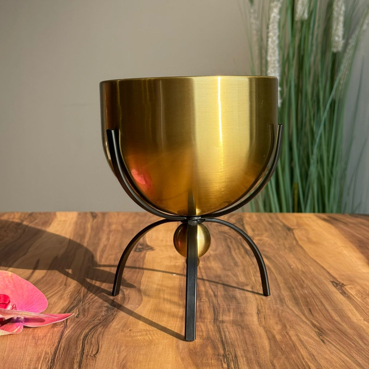 Aurum Tripod Planter