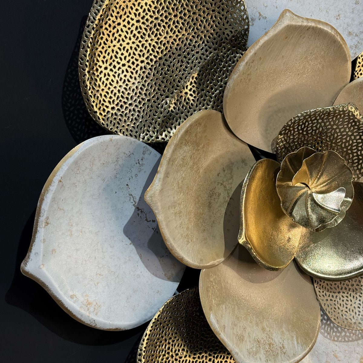 3 Sized Metal Flower Wall Decoration