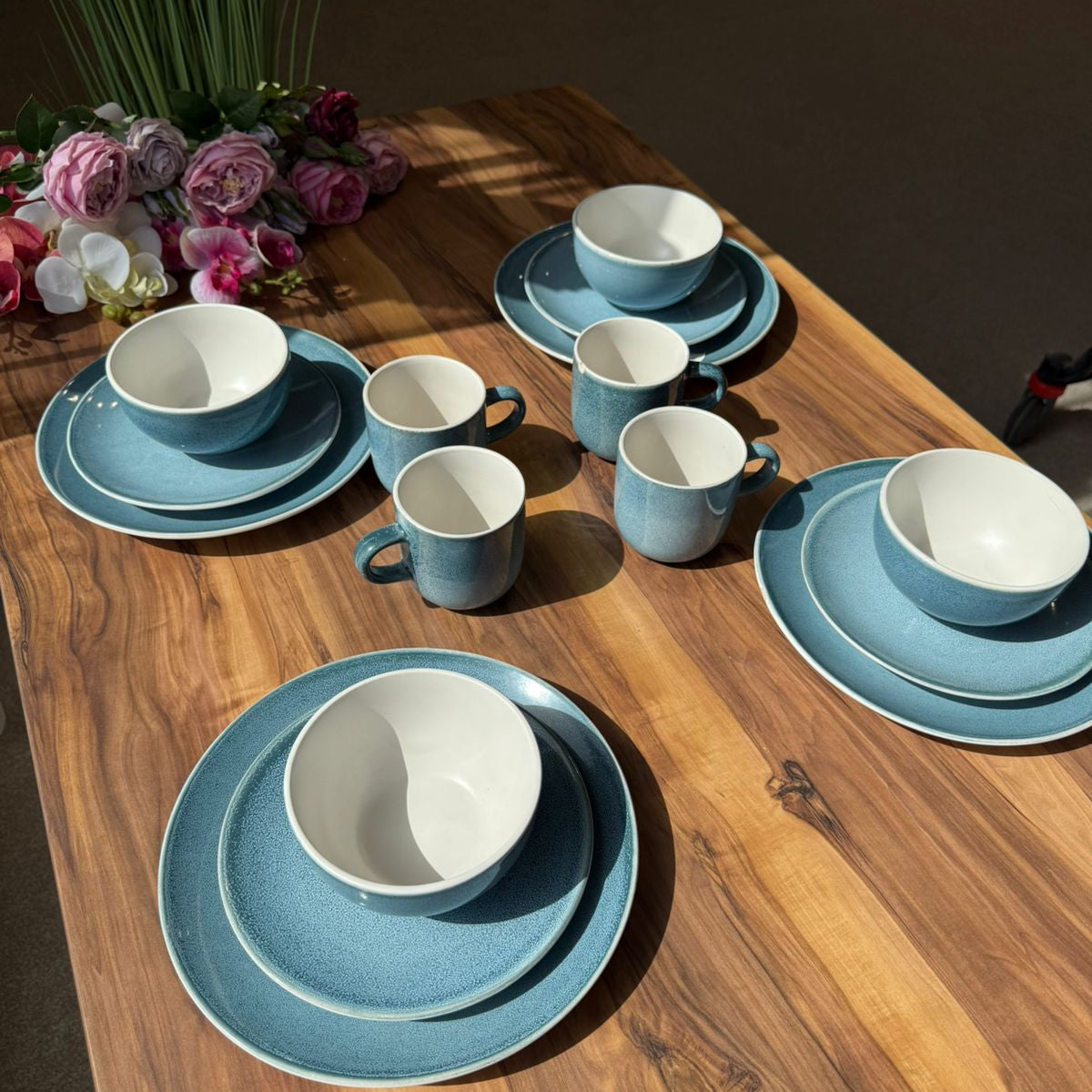Celeste Wave-16-PCS Luxe Ocean Blue Dinnerware Set