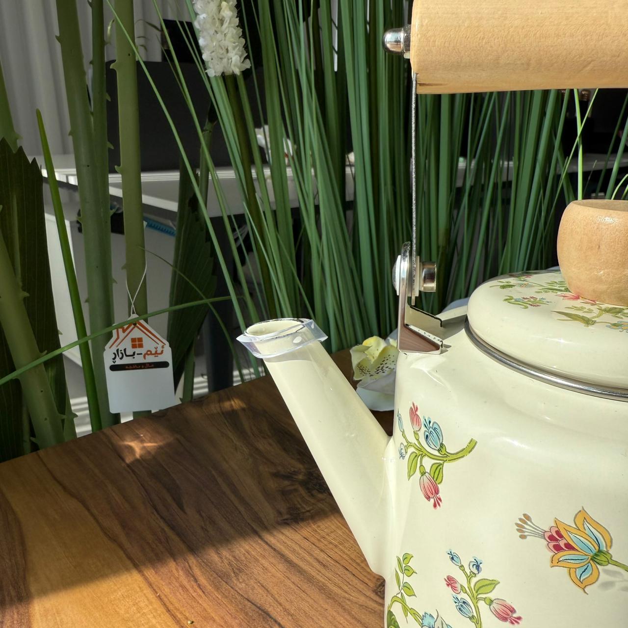 Stovetop Vintage Bloom Floral Teapot With Wooden Handle- 1.3/2L