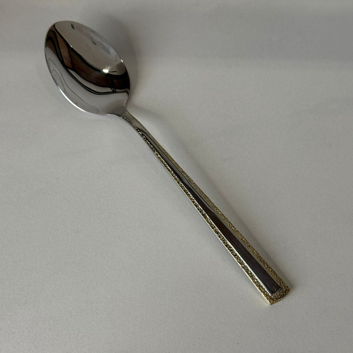 Elegant Gold-Trimmed Luxe Cutlery Collection