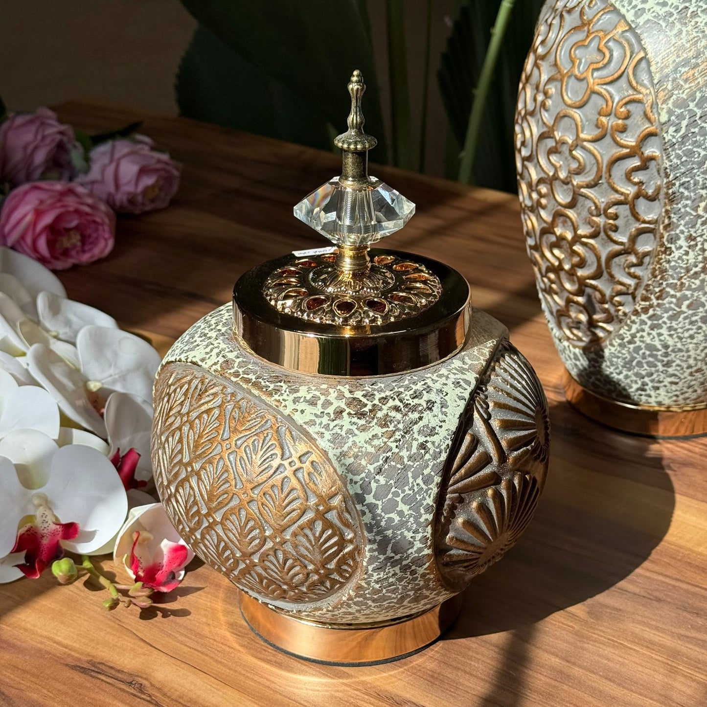 Giger Jar Shapes With Decorative Lids