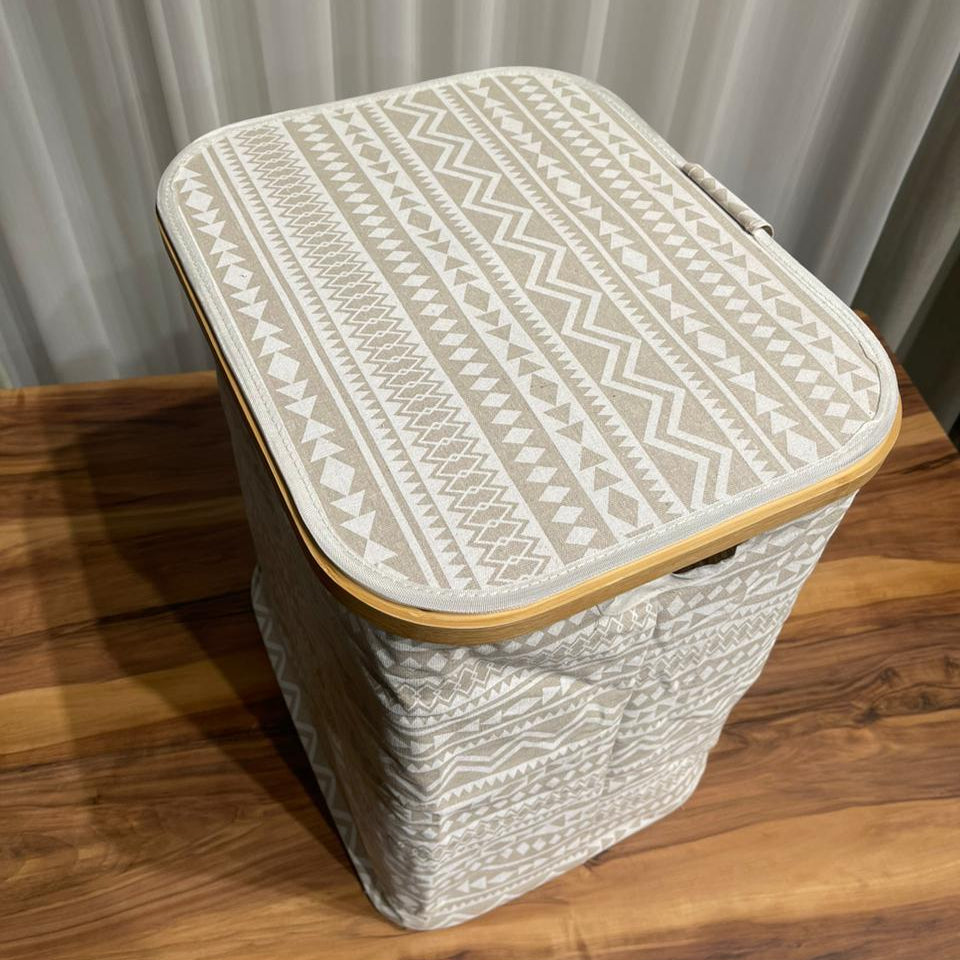 سلة تخزين قماشية بلمسات من الخيزران