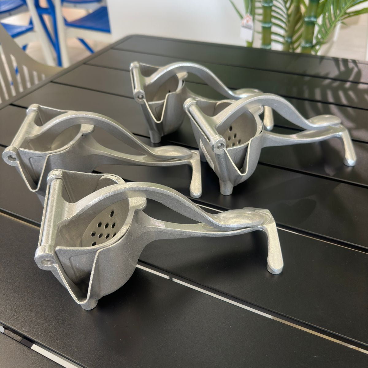 Manual Citrus Juicer / Handled Lemon Squeezer