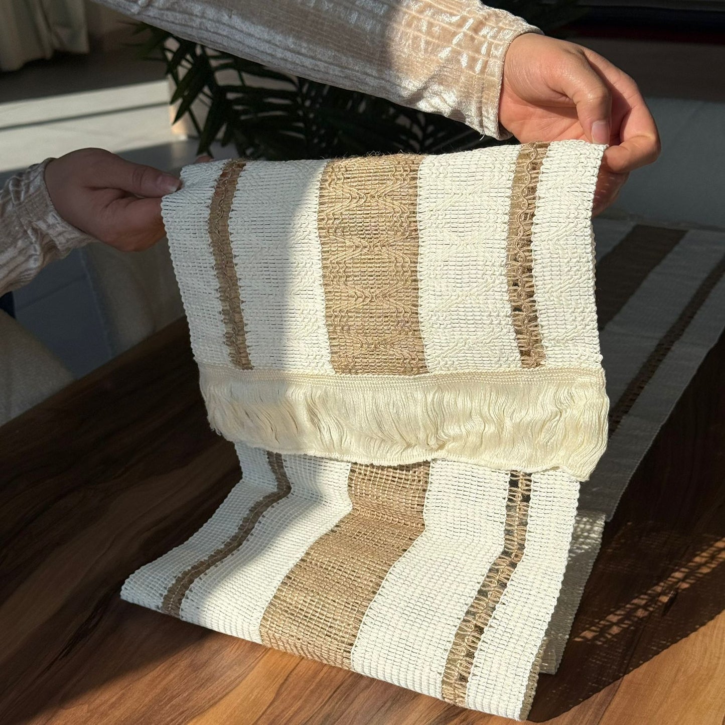 ٣٠ × ١٨٠سم ڕایەخی سەر مێزی دیکۆراتی شاهانە